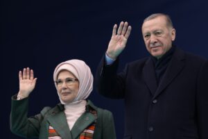 Cumhurbaşkanı Erdoğan: “Vatandaşa meydanlarda verdiğimiz sözleri göreve gelince unutanlardan olmadık”