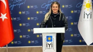 İYİ Parti’den istifa eden Esra Akpınar MHP’ye katıldı