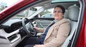 BakanDerya Yanık, Makam Aracı Togg’la Trafiğe Çıktı