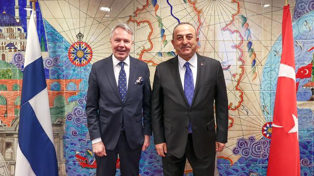 Çavuşoğlu’ndan üyelik süreci tamamlanan Finlandiya’ya tebrik