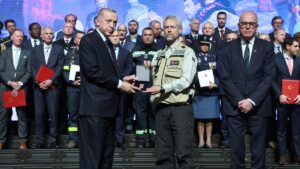 Cumhurbaşkanı Erdoğan: 55 bin kişiye madalya ve nişan verilecek