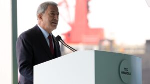 Bakan Akar: Çatlasalar da patlasalar da KIZILELMA’yı uçuracağız