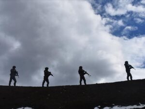 Kars’ta Özel Harekat Polisleri Terör Operasyonu Tatbikatı Yaptı