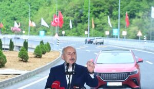 Ulaştırma ve Altyapı Bakanı Karaismailoğlu: Osmangazi Köprüsü’nde 102 bin 700 araç geçişi ile yeni ayrı bir rekor daha kırıldı