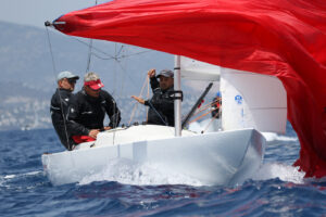 Kraliyet teknesi Bluebottle, 2023 Dragon Açık Türkiye Şampiyonası’nın birincisi oldu!