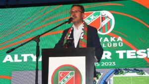 Bakan Kasapoğlu’ndan Karşıyaka’ya tesis müjdesi