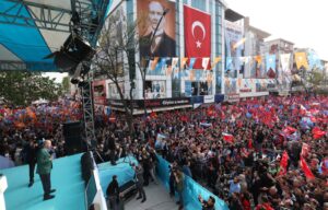 Cumhurbaşkanı Erdoğan, “Ülkemizde siyasetin seviyesinin bu kadar düşürülmesine gönlüm razı değil”