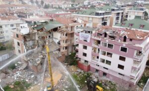 Bakan Özhaseki, “81 ilde 2 milyon konutun dönüşümü hedefleniyor”