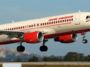 Rusya’ya acil iniş yapan San Francisco uçağındaki yolcular için yeni uçak gönderildi