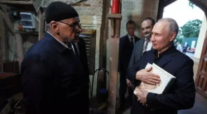 Putin: Rusya’da Kur’an-ı Kerim’e saygısızlık suçtur