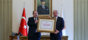 Cumhurbaşkanı Erdoğan’ın mazbatası,TBMM Başkan Şentop’a takdim edildi