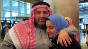 Suriyeli Hele yıllar sonra babasına kavuştu