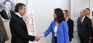 Millî Eğitim Bakanı Yusuf Tekin, personeliyle bayramlaştı