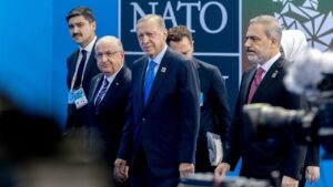 Gazeteci Veysel KAVRAYAN, Cumhurbaşkanı Erdoğan’ın NATO Liderler Zirvesi’ndeki diplomasi trafiğini derledi