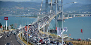 Cumhurbaşkanı Erdoğan, “Osmangazi Köprüsü 24 Haziran Cumartesi günü 111 bin 770 araç geçişiyle bir rekora daha imza attı.”