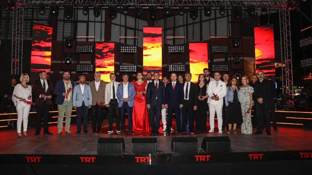 Van’da TRT sanatçıları konser verdi