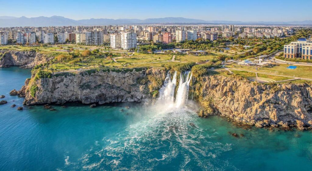 Antalya’yı Yılbaşından Bu Yana Hava Yoluyla 9 Milyon Turist Ziyaret Etti