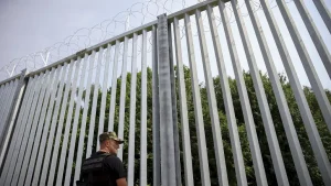 Polonya’da ‘Rusya ve göçmen’ alarmı: Belarus sınırına 10 bin asker gönderilecek