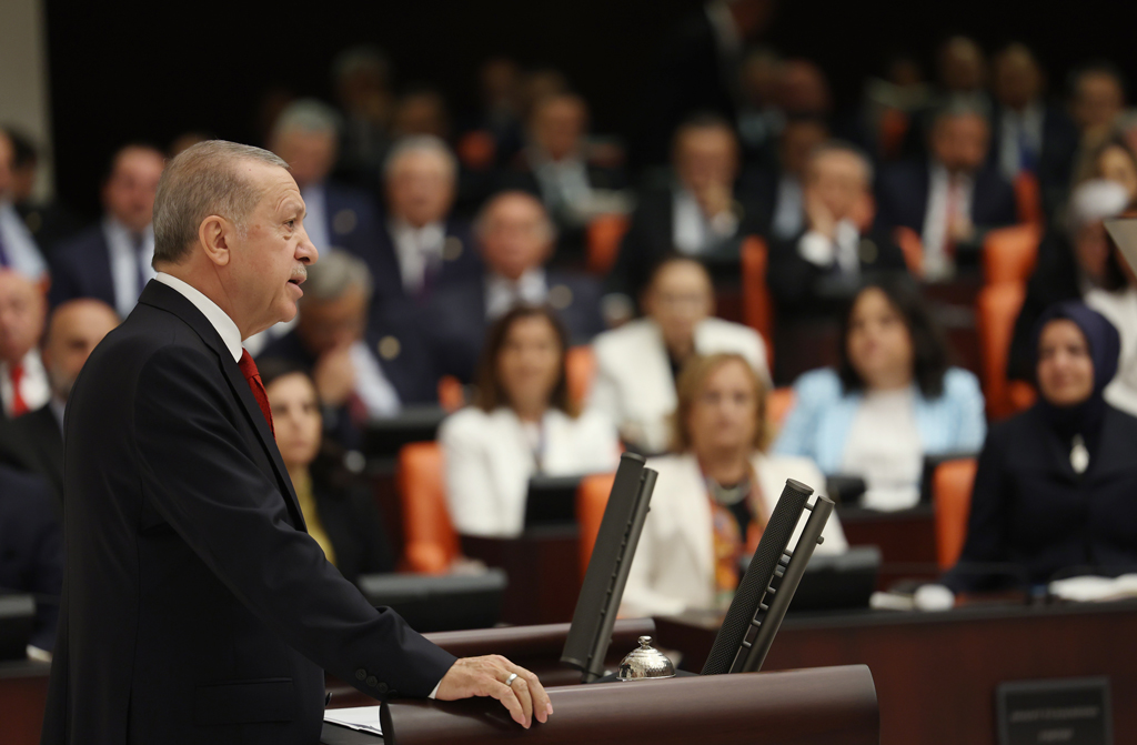 AK Parti’nin 22 Yılı ve Muhalefetin Arayışları