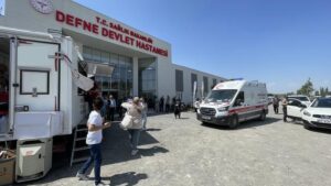 Hatay’daki Defne Devlet Hastanesi depremzedelerden tam not alıyor
