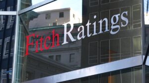 Fitch ABD’nin uzun vadeli kredi notunu düşürdü