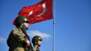 Sınırdan yasa dışı yollarla Türkiye’ye geçmek isteyen 6 kişi yakalandı