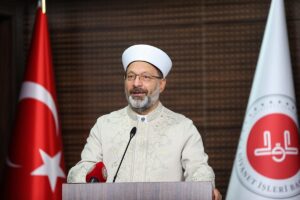 “Peygamber sevgisini Peygamber ahlakı olarak hayata taşımak, müminler için bir zorunluluktur”