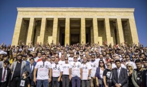 Ümit Özdağ liderliğindeki İstiklal Yolu Zafer Yürüyüşü sona erdi