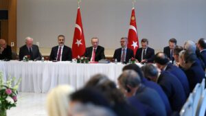 Cumhurbaşkanı Erdoğan düşünce kuruluşu temsilcileriyle bir araya geldi