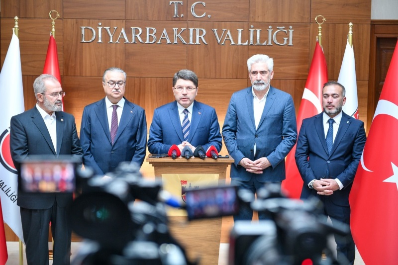 Adalet Bakanı Yılmaz Tunç, “230 adliye personeli konutunu da yatırım programına teklif ettik”