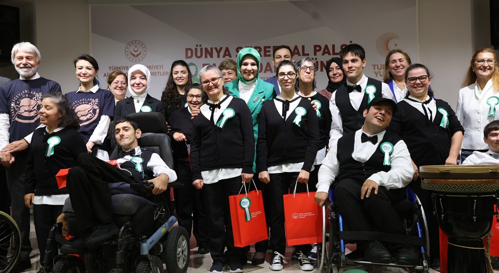 Bakan Göktaş, Serebral Palsili Gençlerle Bir Araya Geldi
