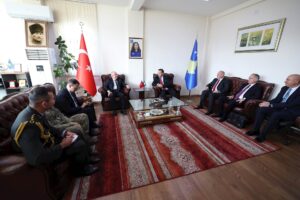 Millî Savunma Bakanı Yaşar Güler, Prizren Başkonsolosluğunu ve Mamuşa Belediyesini ziyaret etti