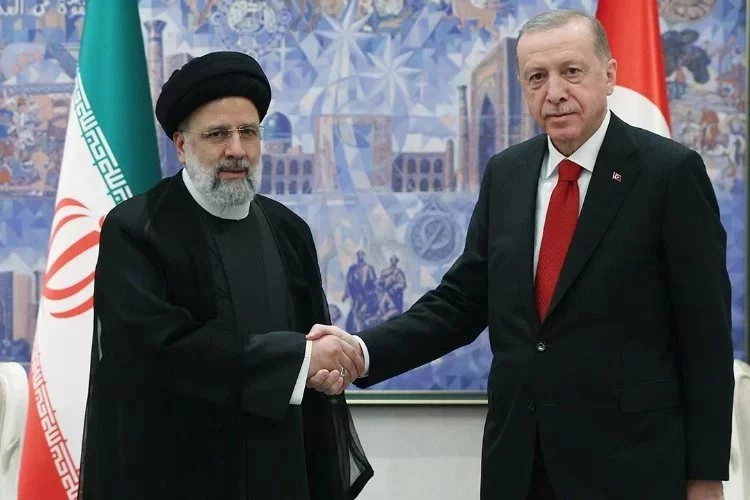Cumhurbaşkanı Erdoğan, İran Cumhurbaşkanı Reisi ile telefonda görüştü