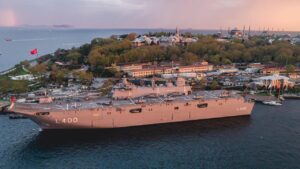 ‘TCG Anadolu’ İstanbul’da halkın ziyaretine açılacak