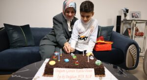 Aile ve Sosyal Hizmetler Bakanı Göktaş’tan Şehidimizin Oğluna Doğum Günü Sürprizi