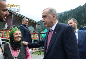 Cumhurbaşkanı Erdoğan, Ayder Yaylası‘nda incelemelerde bulundu