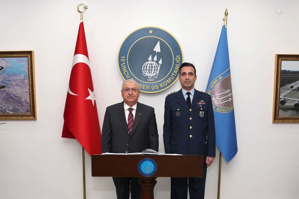 Millî Savunma Bakanı, Yeni Yıl dolayısıyla Hava KuvvetleriPersoneli ile bir araya geldi