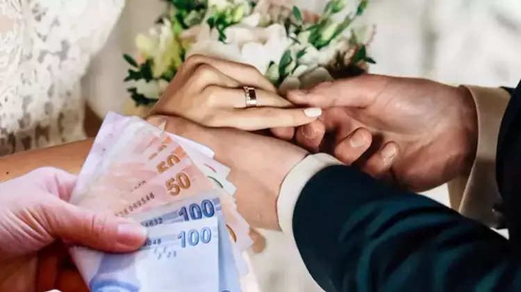 Türkiye İstatistik Kurumu’na göre (TÜİK), evlilik hızı 2021 yılında 8,35 iken 2022’de 6,75’e düştü