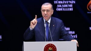 Cumhurbaşkanı Erdoğan: “İnternet insanları dijital bir dünyaya hapsetti”
