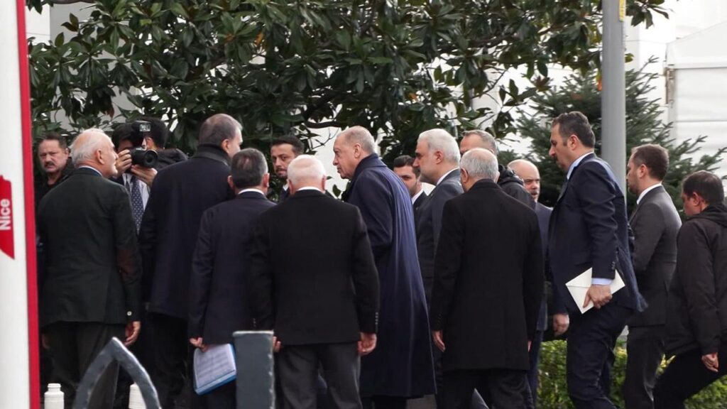 Cumhurbaşkanı Erdoğan, İstanbul’da teşkilat üyeleri ile bir araya geldi