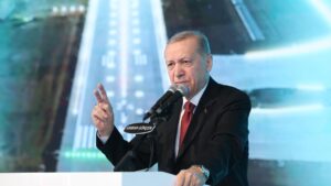 Cumhurbaşkanı Erdoğan: Teröristle aynı dili konuşan, terörist gibi muamele görmekten kaçamaz