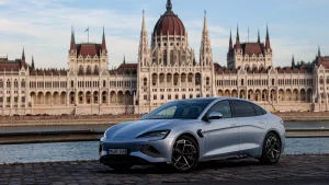 Tesla, elektrikli araç pazarındaki birinciliğini Çinli BYD şirketine kaptırmak üzere