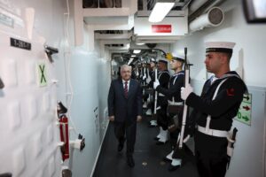 Millî Savunma Bakanı Güler, TCG GÖKOVA Fırkateyninde görev yapan kahraman zenizcilerimizin Yeni Yılını Kutladı