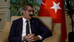 CHP ile İYİ Parti arasında afiş kavgası