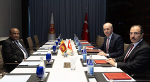 TBMM Başkanı Kurtulmuş, Sri Lanka Meclis Başkanı Mahinda Yapa Abeywardana ile