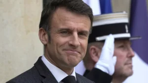 Macron: Batı, ‘bir noktada’ Ukrayna’da Rusya’ya karşı operasyonlar yapmak zorunda kalacak