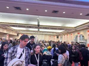 Yurt dışında eğitim almak isteyen gençler AKARE Fuarı’nda buluştu