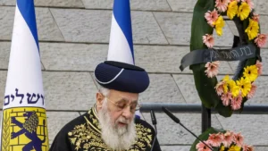 İsrail’in Sefarad Hahambaşı Yosef: Bizi askere gitmeye zorlarlarsa ülkeyi terk ederiz