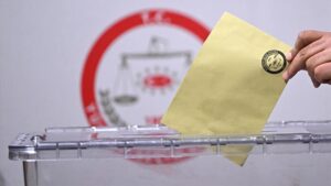 Türkiye bugün sandık başına gidiyor