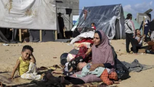 İsrail’in Refah saldırıları sürerken Filistinliler açlıkla da savaşıyor: ‘Yiyecek bir şeyimiz yok’